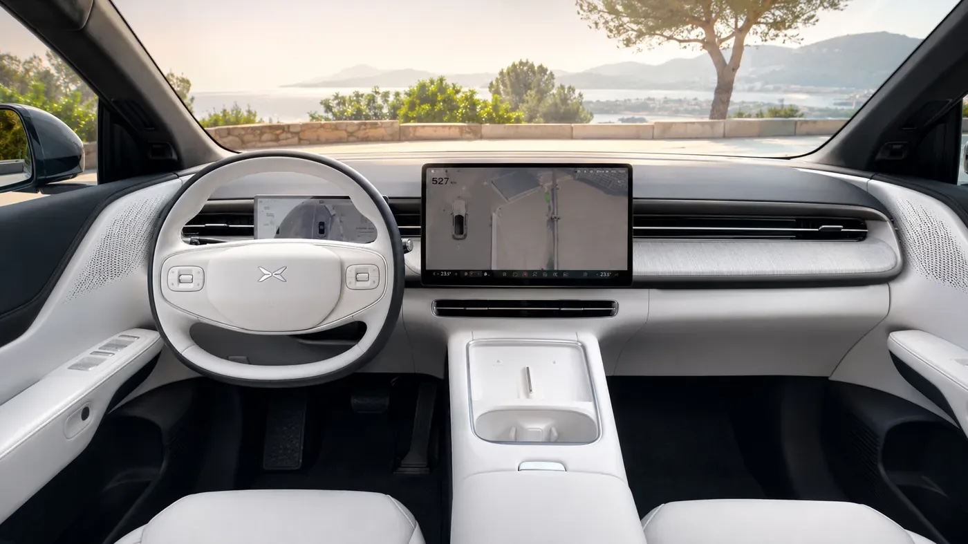 Habitacle du XPeng G6 : interieur spacieux et silencieux